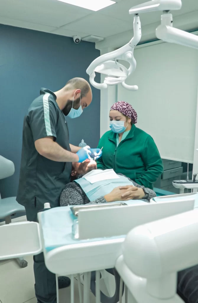 Cirugía de muelas del juicio sin dolor con la última tecnología en odontología